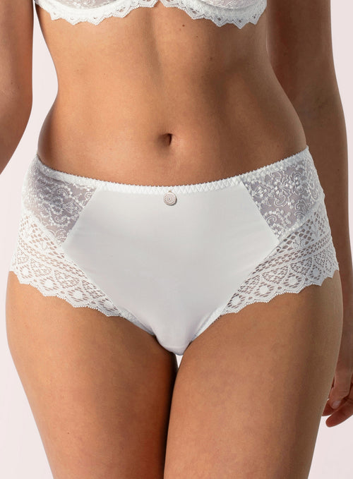 Cassiopee White Full Brief