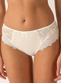 Louise Nature Full Brief