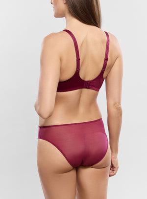 Clea Grenat Brief