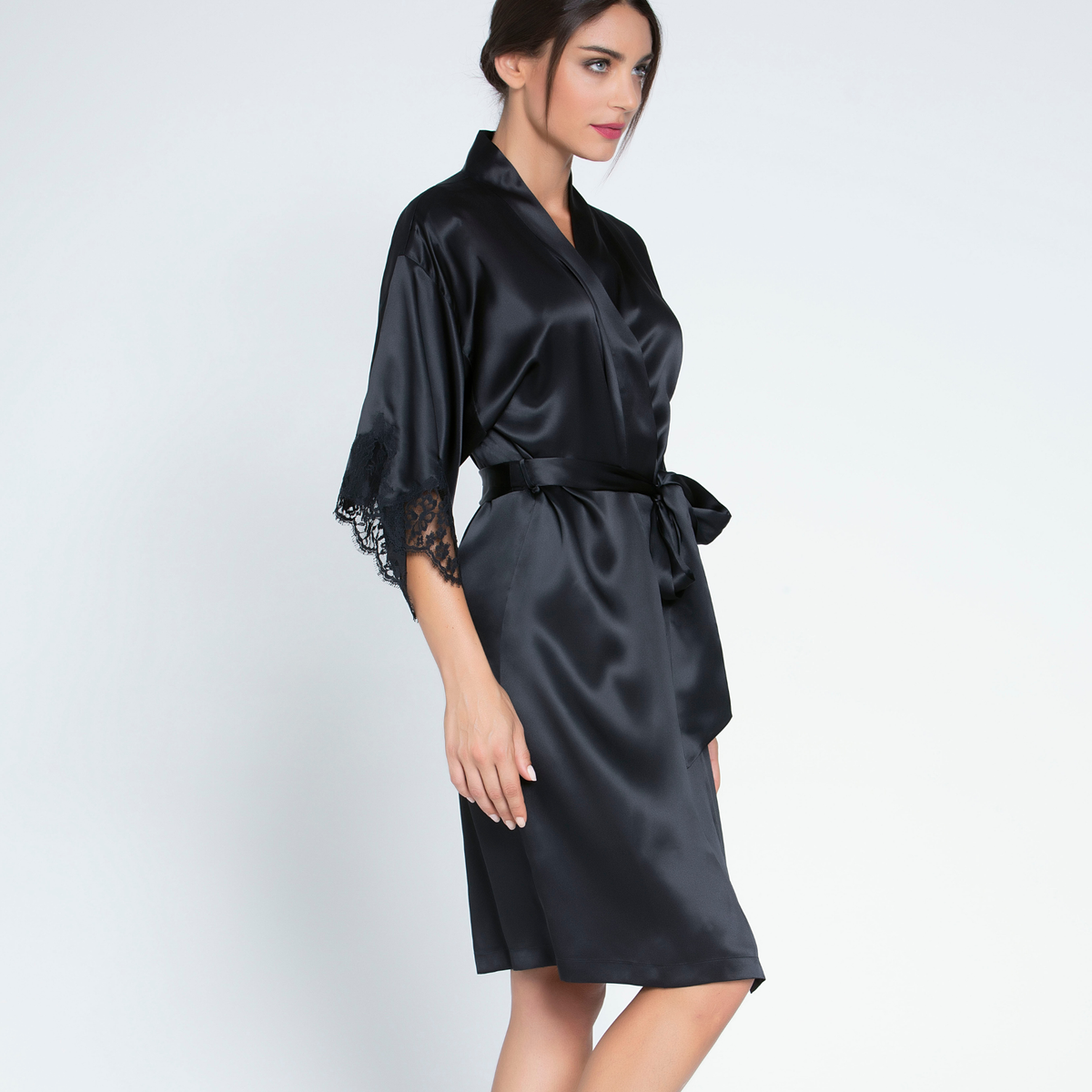 Splendeur Soie Black Robe