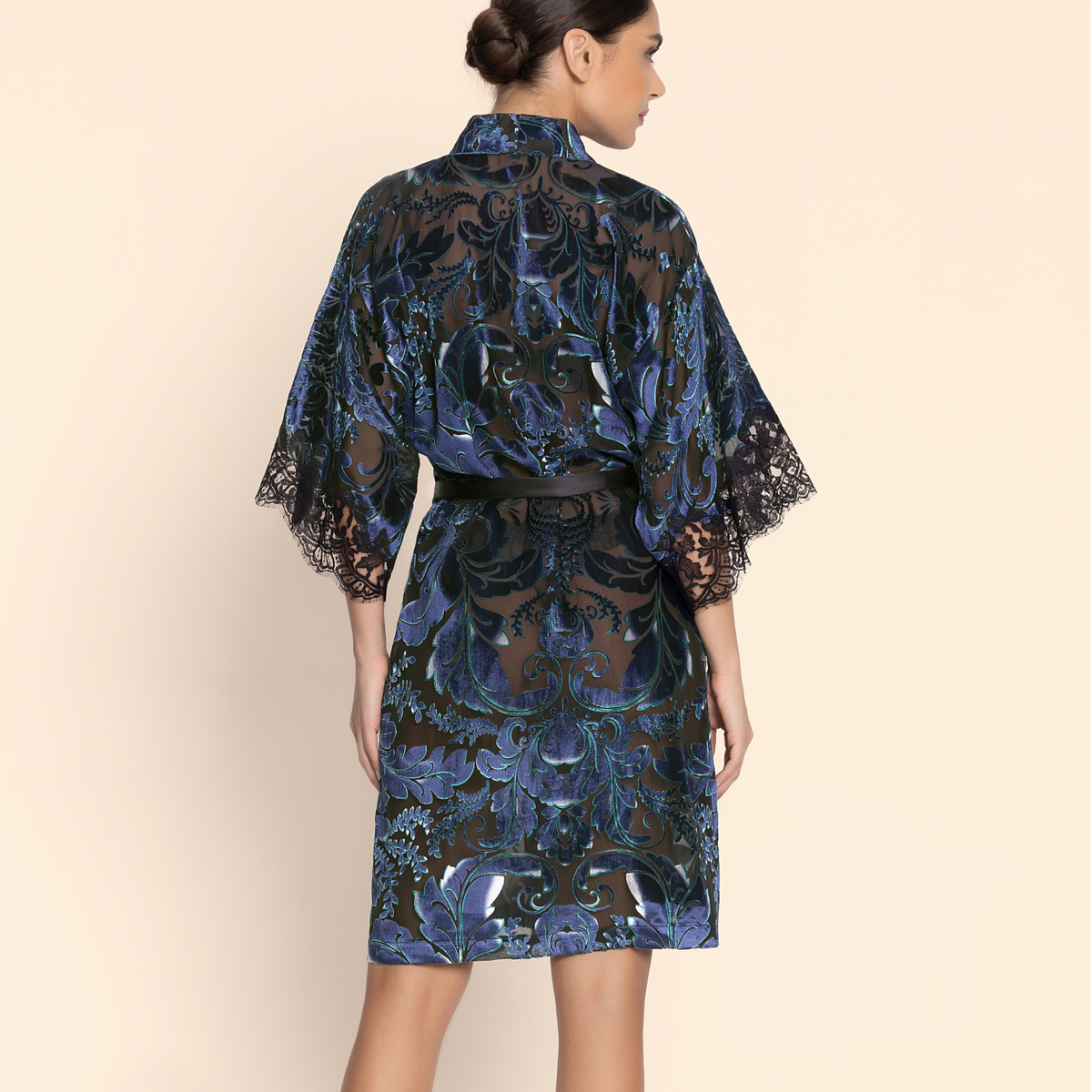 Eclat Joaillerie Mid Length Negligee Gown