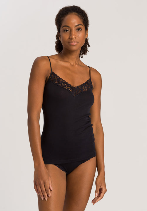 Moments Seamless Spaghetti Top Black