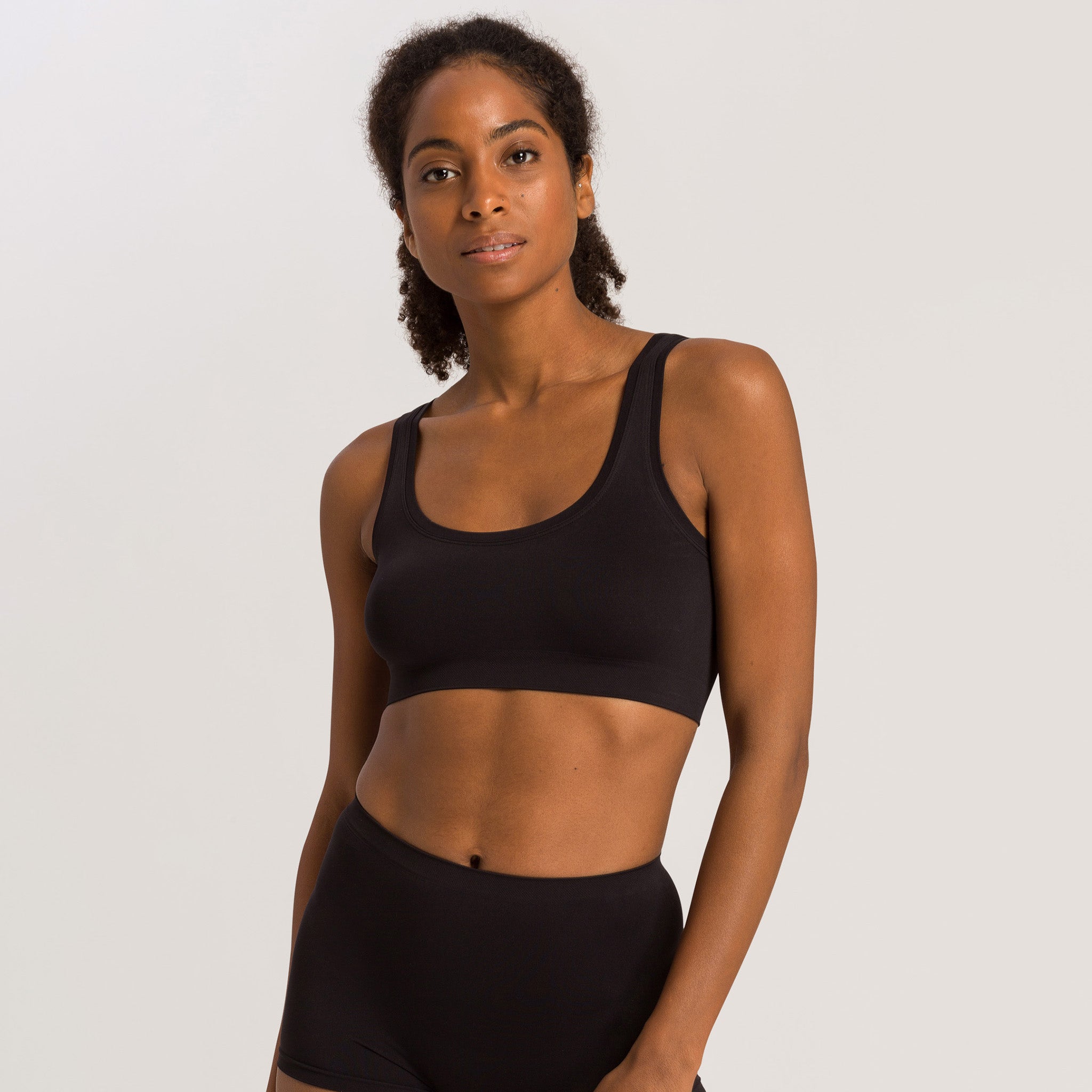 Touch Feeling Black Crop Top – Juste Moi