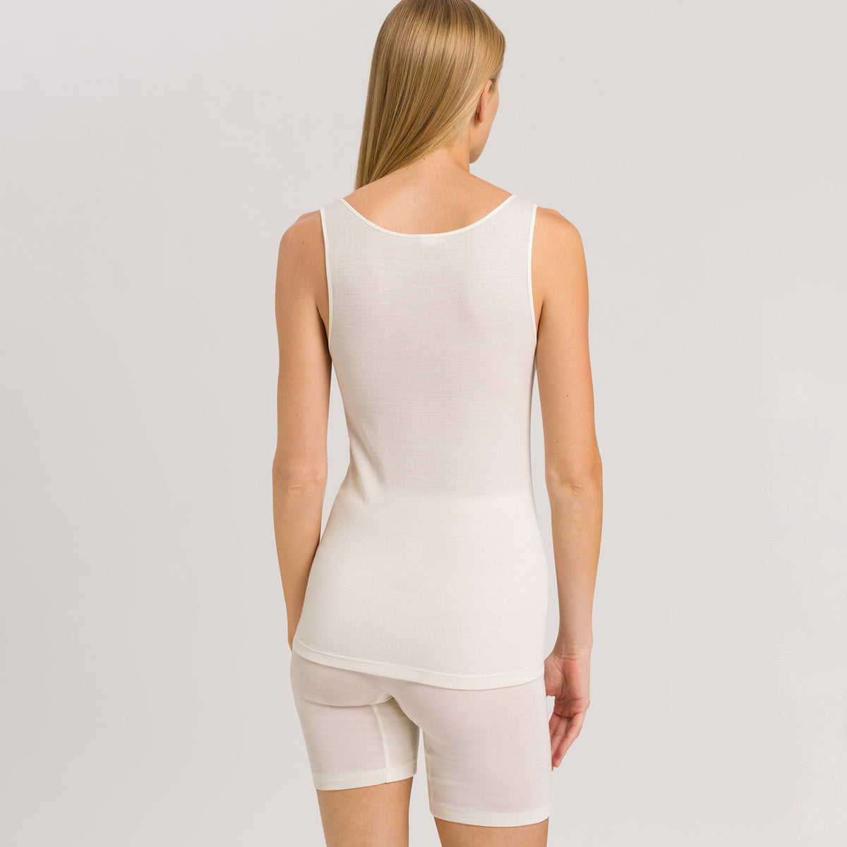 Woolen Silk Cygne V-Neck Top