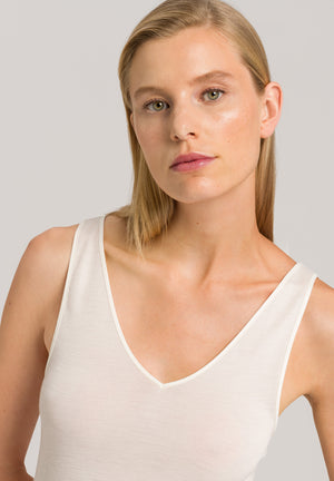 Woolen Silk Cygne V-Neck Top