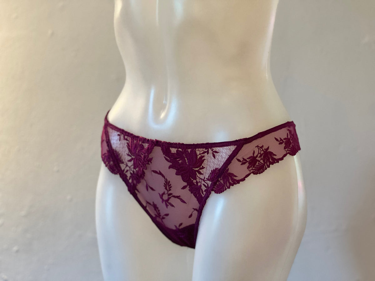 Plaisir Guipure Thong Purple