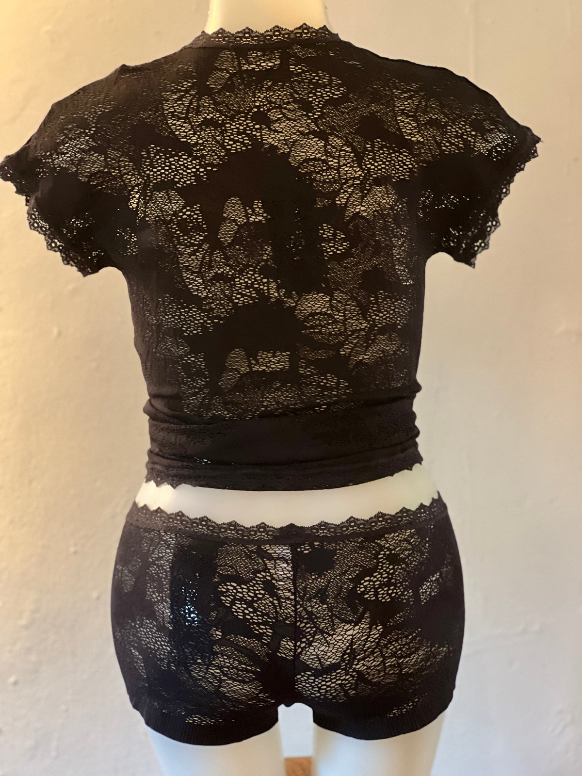 Stili 33 Black La Short 10