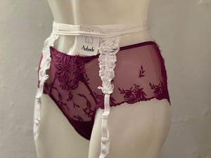 Fleurs de Pommier Suspender White